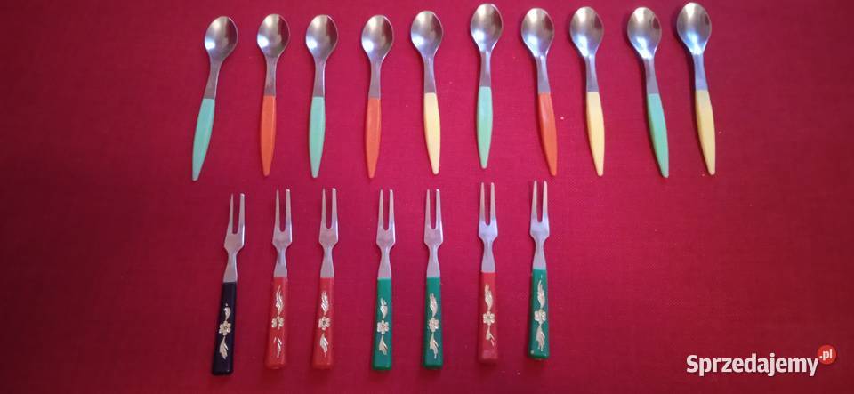 Małe łyżeczki i widelczyki z okresu PRLu Antyki, Sztuka, Kolekcje Świdnica