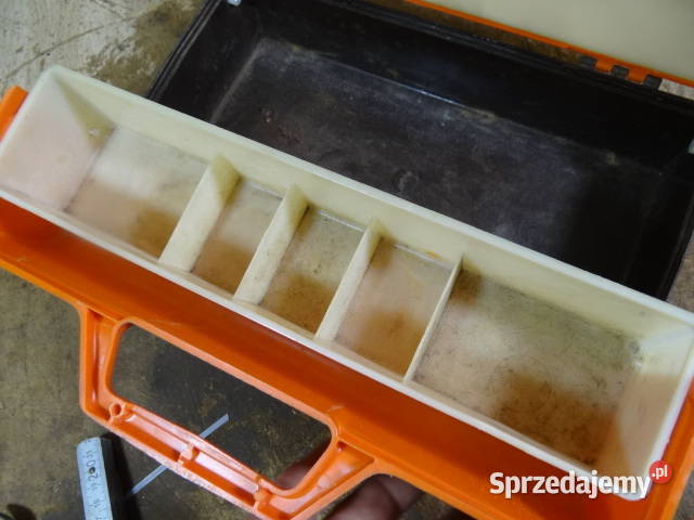 plastikowa skrzynka narzędziowa Pneumant MZ AWO Żary