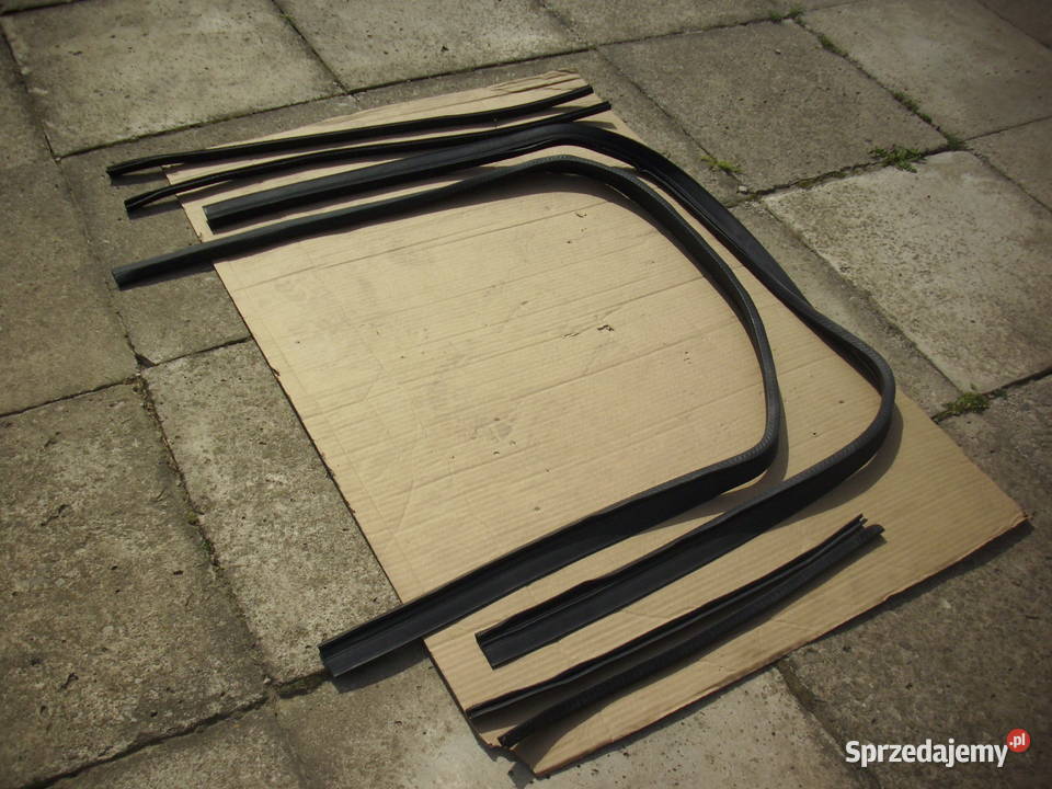 Uszczelka wnęki drzwi kabina MERCEDES T1 kaczka dostawcze Motoryzacja Kielce