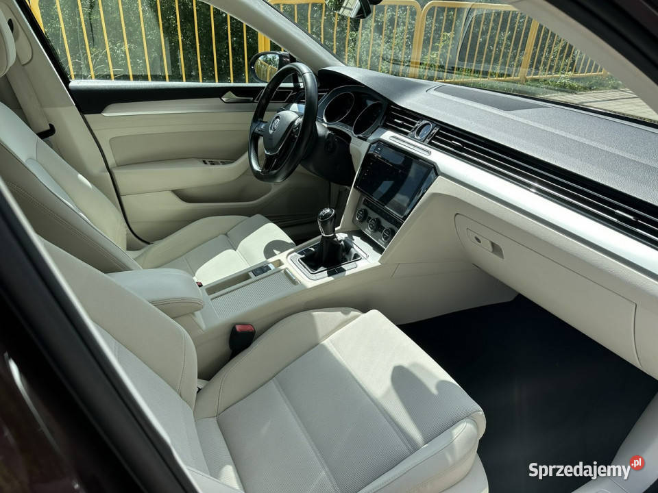 Volkswagen Passat Volkswagen Passat B8 16TDI światła do jazdy dziennej Gostyń