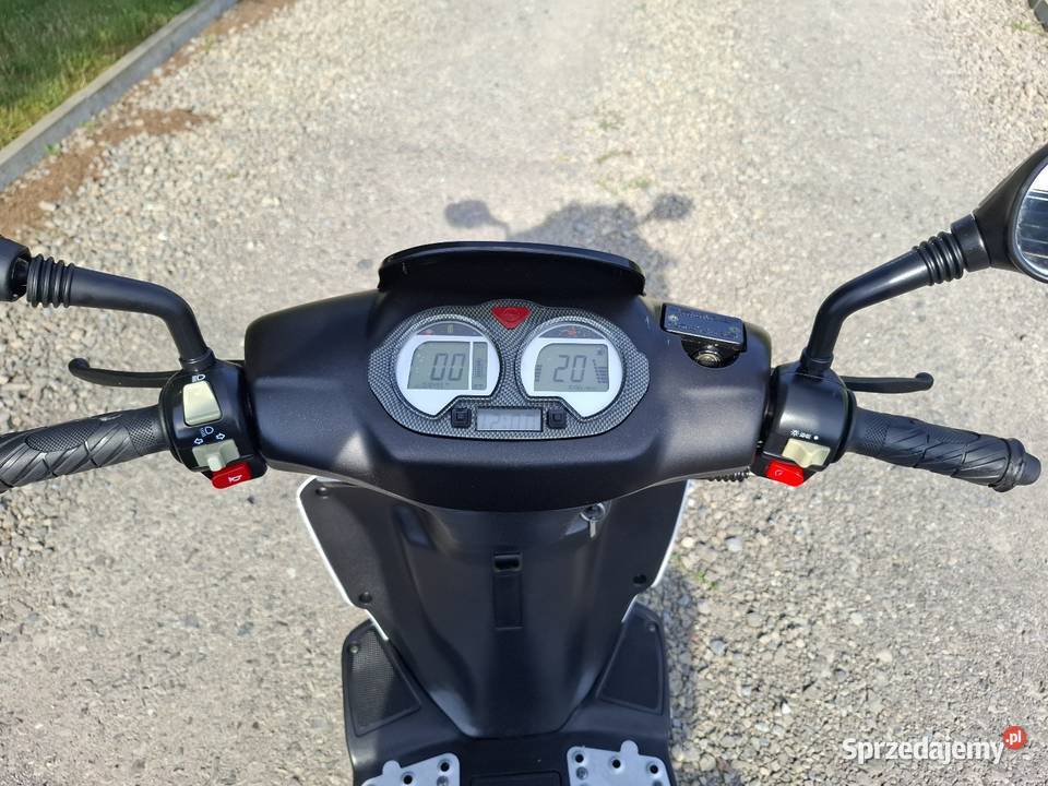 Ładny skuter z małym przebiegiem Mielec sprzedam