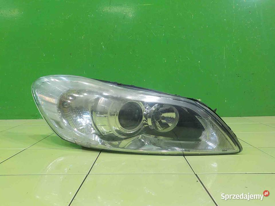VOLVO C30 LIFT 16 D 10r XENON lampa prawa przod Suków