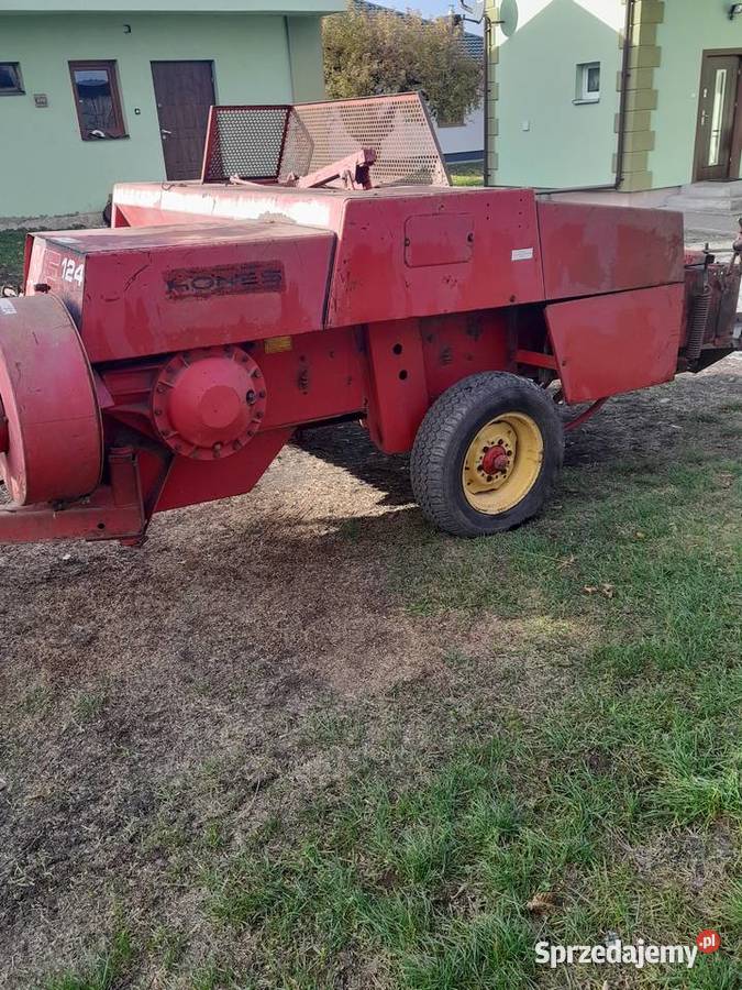 Prasa do słomy MF 124 Zamość