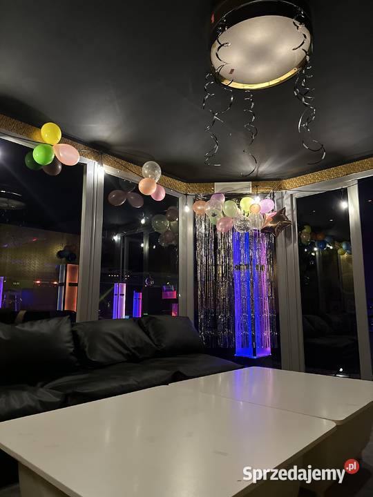 DYSKOTEKAKLUB NOCNY W CENTRUM BARTOSZYC
