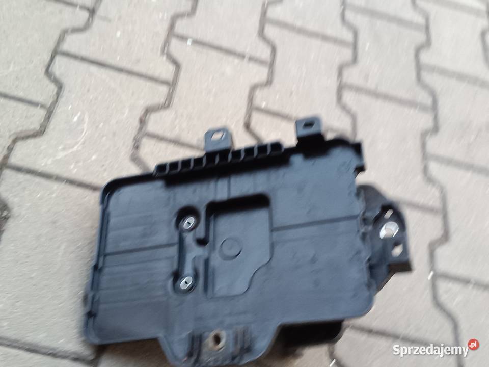 Suzuki SX4 SCROSS podstawa akumulatora7252161m10 sprzedam