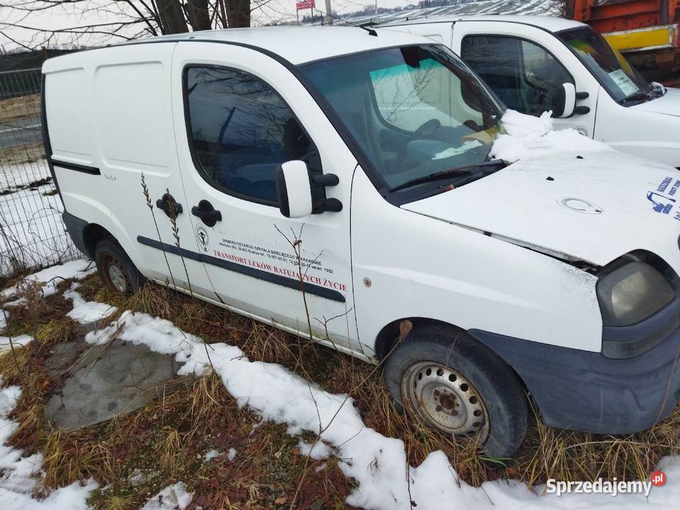 Fiat Doblo 3 sztuki CNG chłodnia uszkodzony Jerzmanowice