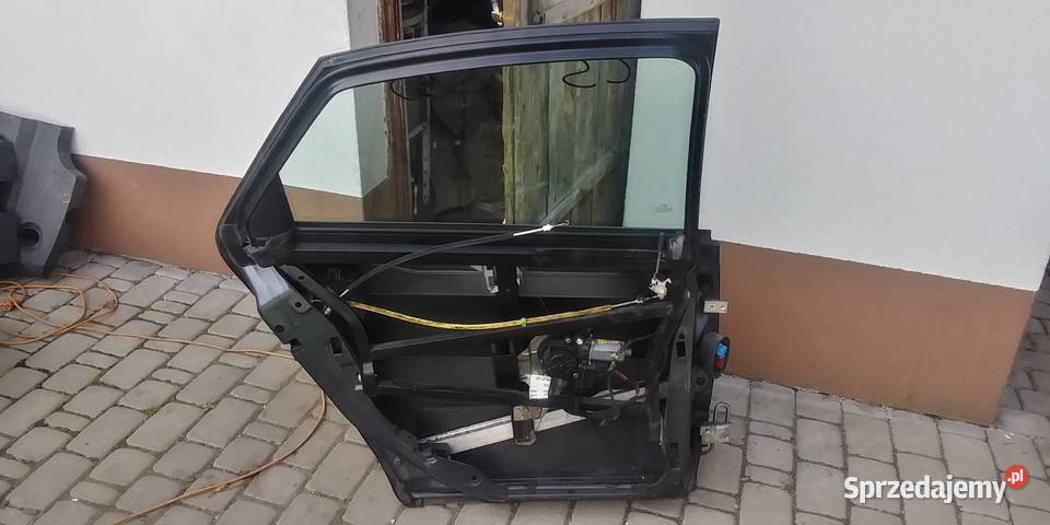 A6C5 Drzwi tyl lewe LIFT Lubin