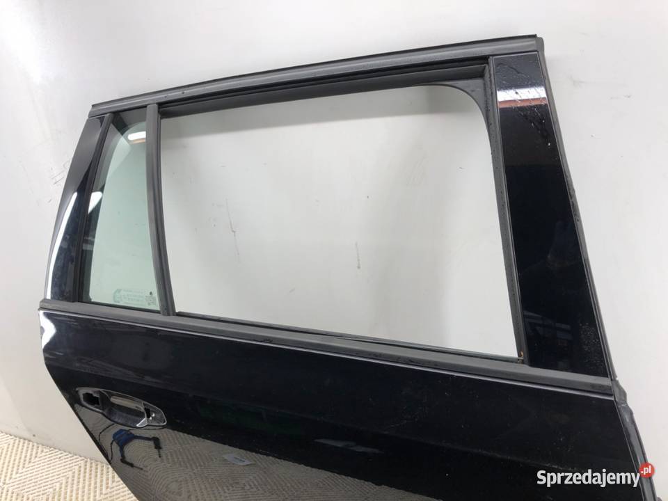 DRZWI PRAWY TYŁ SKODA OCTAVIA III Kombi CZARNY osobowe