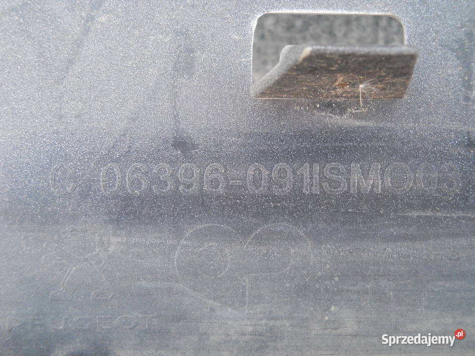 PEUGEOT 308 T9 ZDERZAK PRZEDNI Siechnice sprzedam