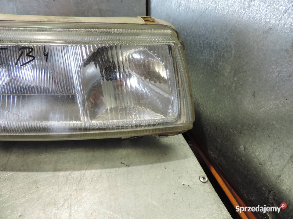 VW PASSAT B4 LAMPA PRAWA PRZEDNIA Rok produkcji 1996 sprzedam