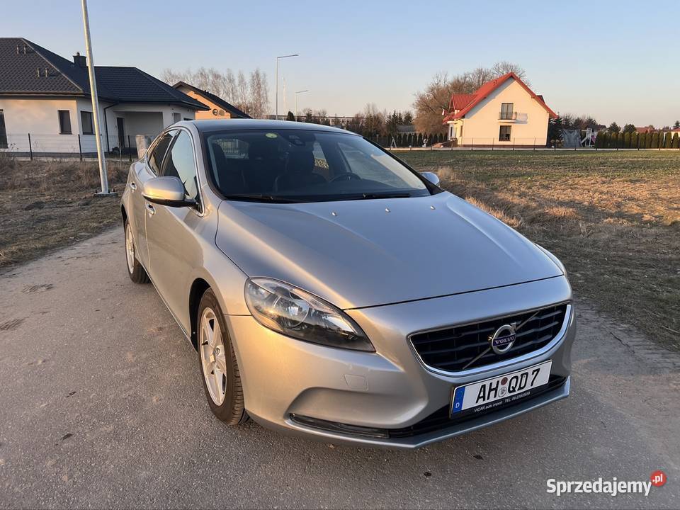 Volvo v40 2012r 16d panorama wielofunkcyjna kierownica Komarówka Podlaska sprzedam