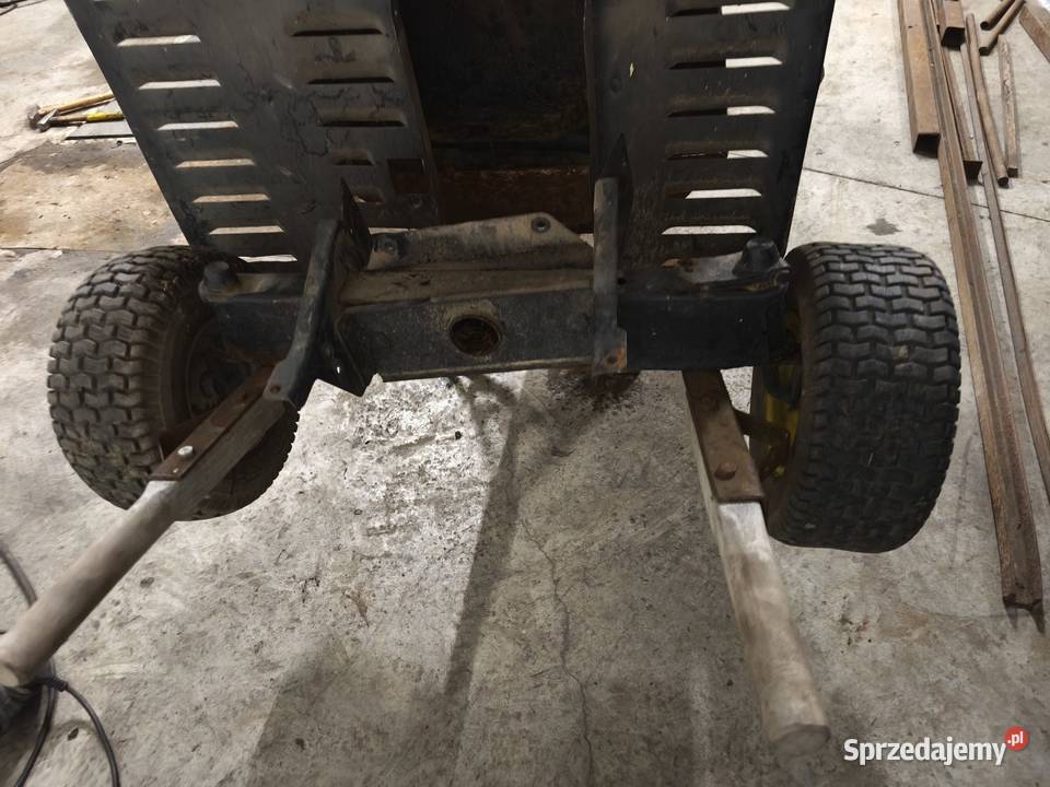 Traktorek MTD na cześć Dachnów