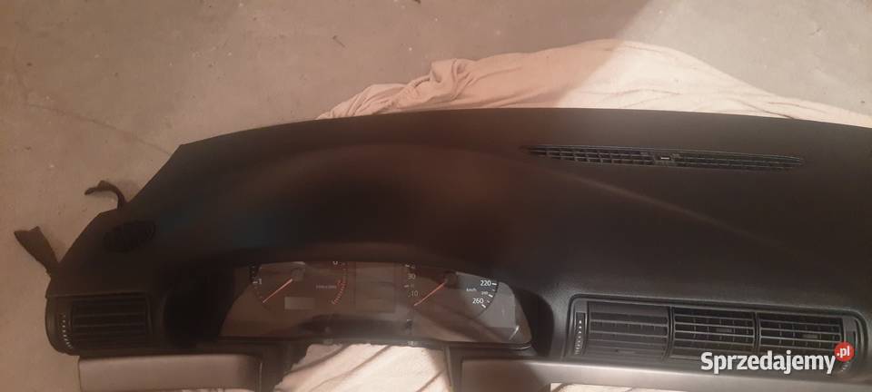 Deska rozdzielcza A4B5 18b 125 z 1999r Radomsko