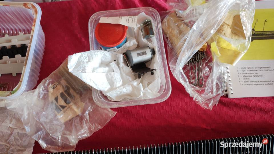 Maszyna dziewiarska raczej uszkodzona duzo Rękodzieło Środa Wielkopolska