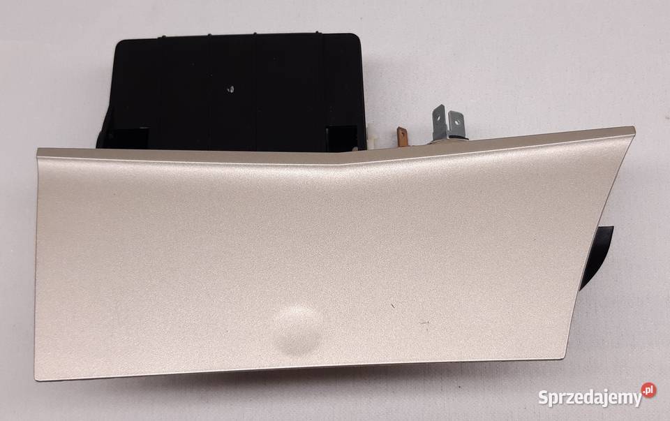 POPIELNICZKA GNIAZDO 12V OPEL ASTRA III H Mielęcin