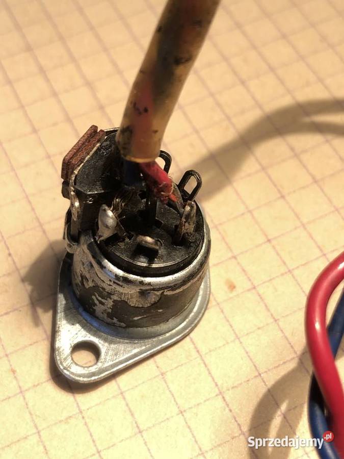 Unitra Gniazdo DIN 6 pin do montażu