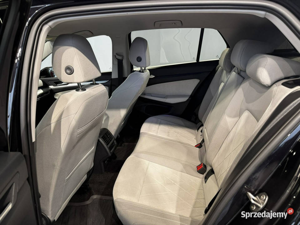 Volkswagen Golf Life 10TSI 110 M6 2022 r salon I Motoryzacja Myślenice