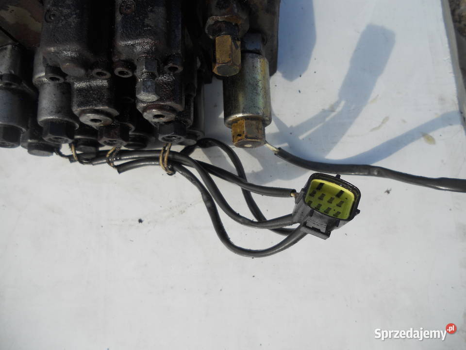 Rozdzielacz hydrauliczny elektryczny 7 FBEF18 Wózki widłowe