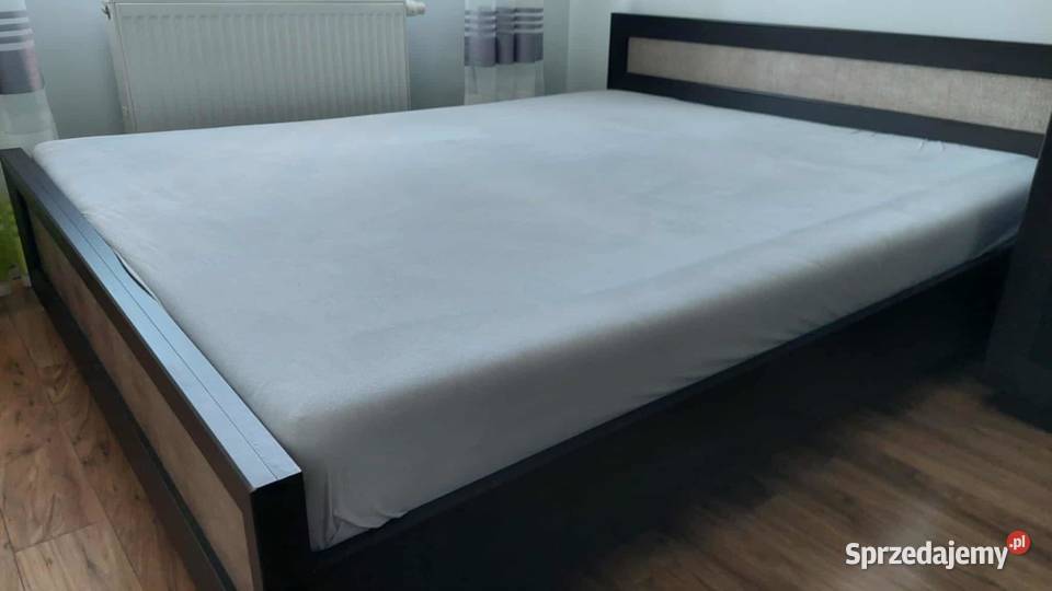 Duże łóżko 200x220 stan bez materaca Brzozów