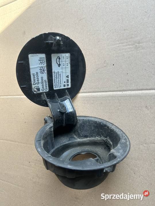 Klapka wlewu paliwa Passat b5 LO41 3b9809857 Pozostałe Grudziądz