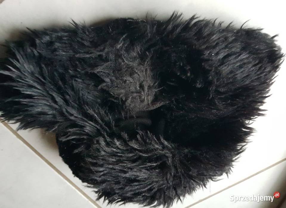 czapka futrzak wełniana warkocze zimowa uszatka sprzedam