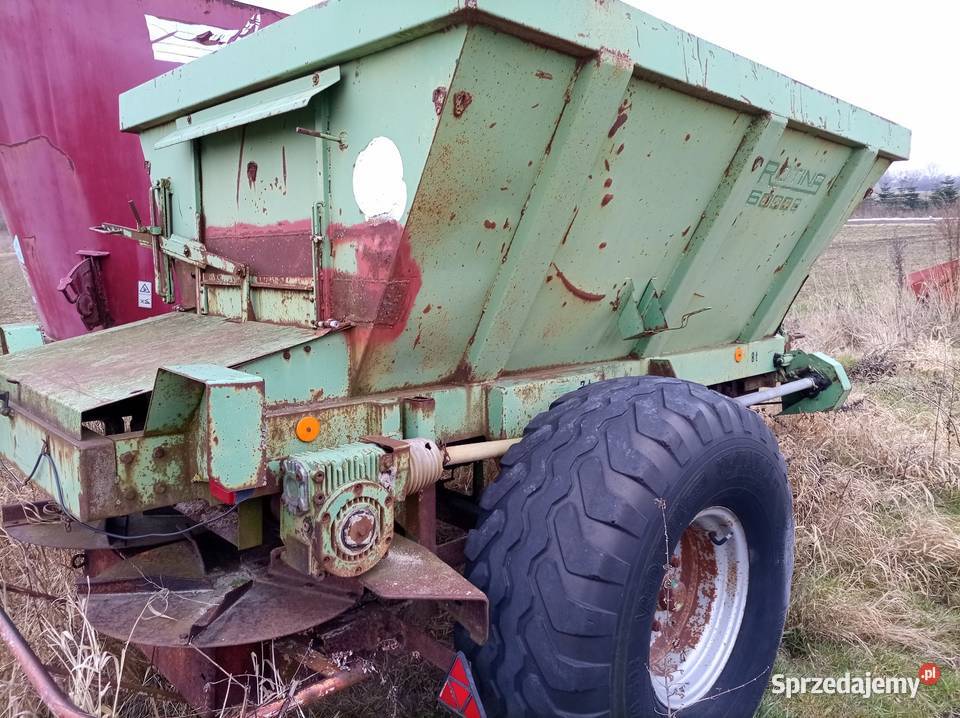 Rozsiewacz wapna Rotina 6000