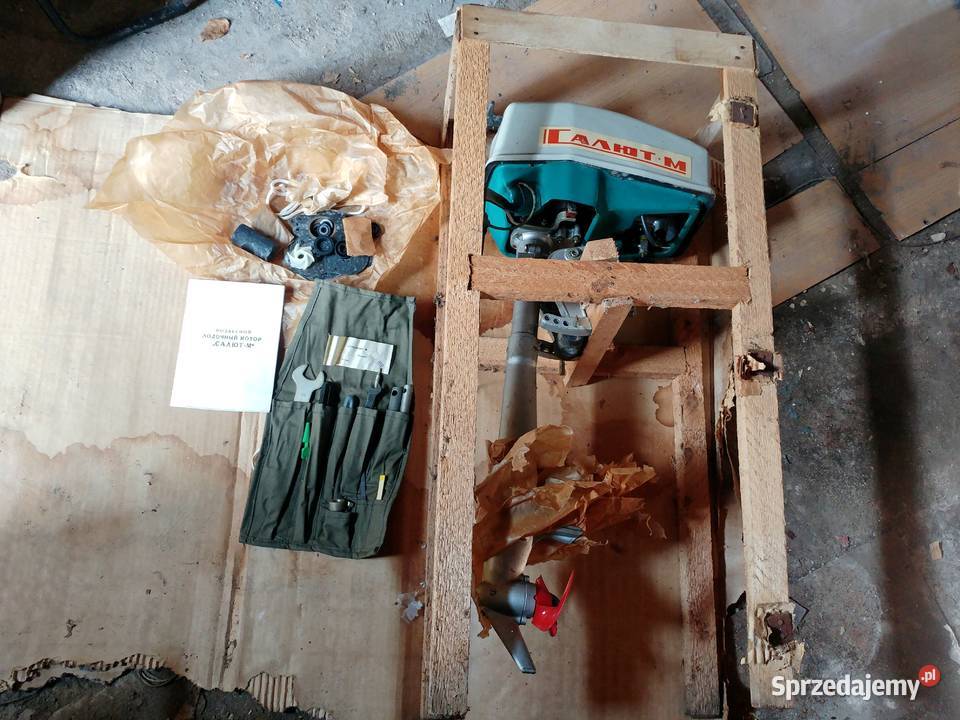 Salut M silnik zaburtowy do łodzi nie pływany Rok produkcji 1980 Łodzie i motorówki Wrocław sprzedam