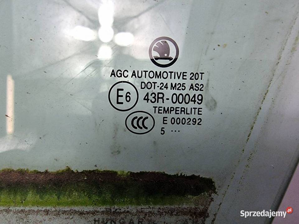 SZYBA DRZWI LEWY PRZÓD SKODA OCTAVIA III Pozostałe Lipno