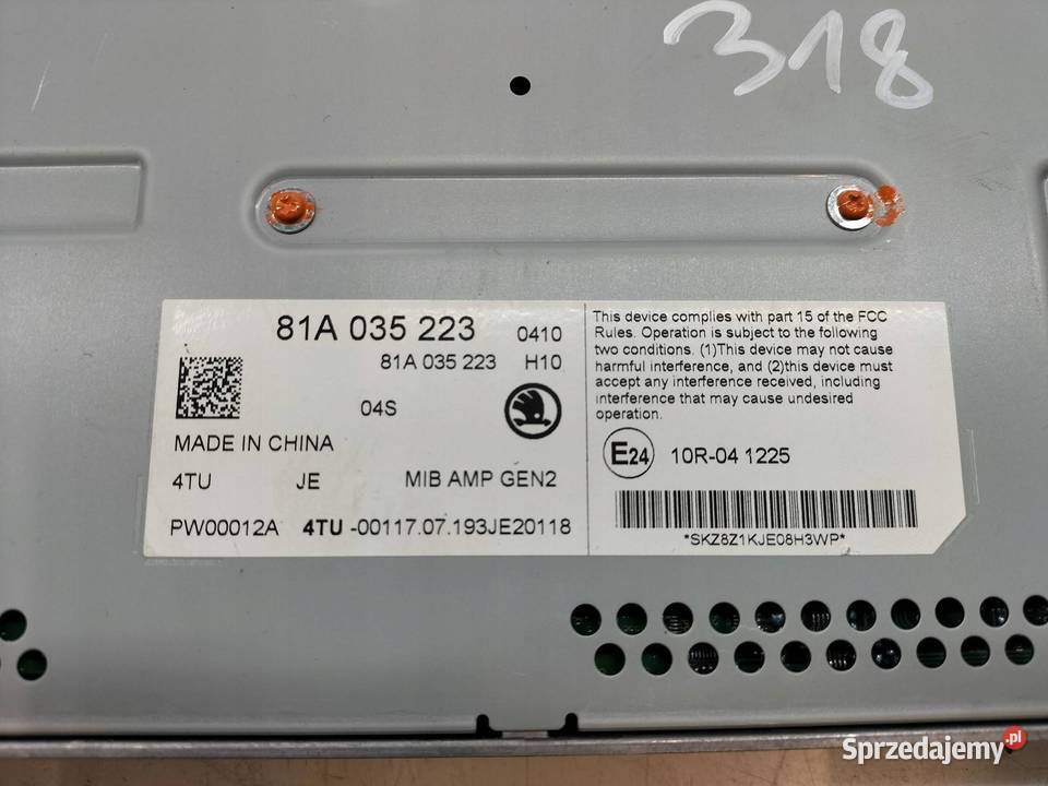 WZMACNIACZ RADIA 81A035223 Skoda Superb III 2015