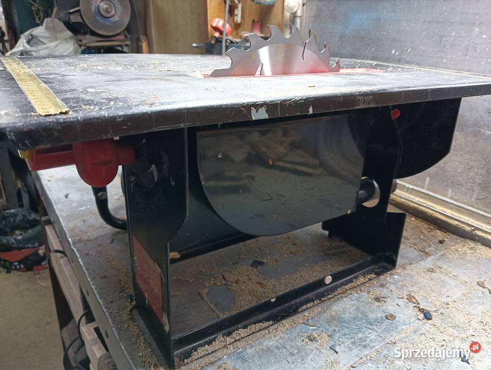 Piła pilarka 800W 230V drzewa stołowa pilarka Wałbrzych sprzedam