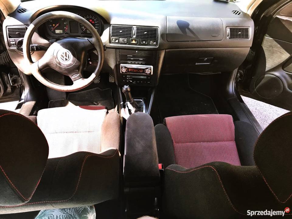 VW GOLF IV 23 V5 LPG Klima Kubełki Rok produkcji 1999 Samochody osobowe Świerzawa sprzedam