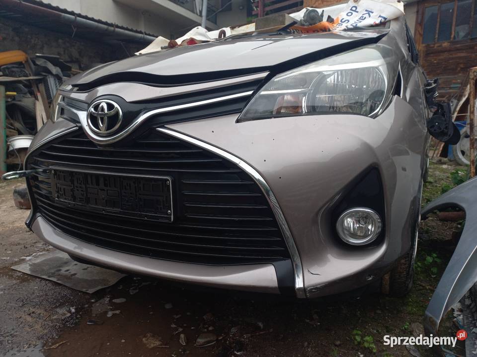 Części toyota yaris 3 2016 klapa leflektory sprzedam