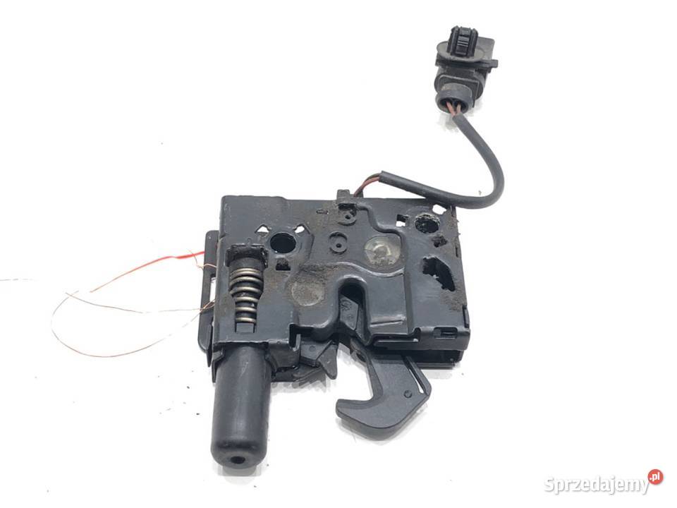 ZAMEK MASKI PRAWY AUDI A8 D5 SedanLimuzyna