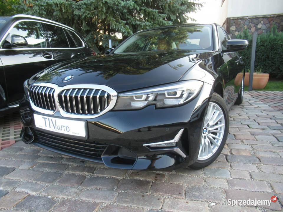 BMW 318 BEZWYPADKOWY NAVI El klapa Ambient Salon Warszawa