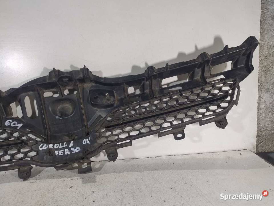 GRILL ATRAPA COROLLA VERSO 531110F030