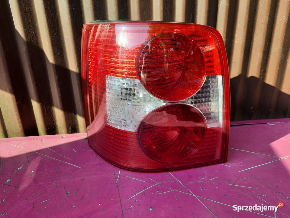 Volkswagen Passat b5 01r combi lampa tylna lewa Pruszków