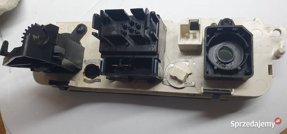 Konsola panel nawiewu Ford Mondeo Mk1 Czujniki i sterowniki klimatyzacji Reszel