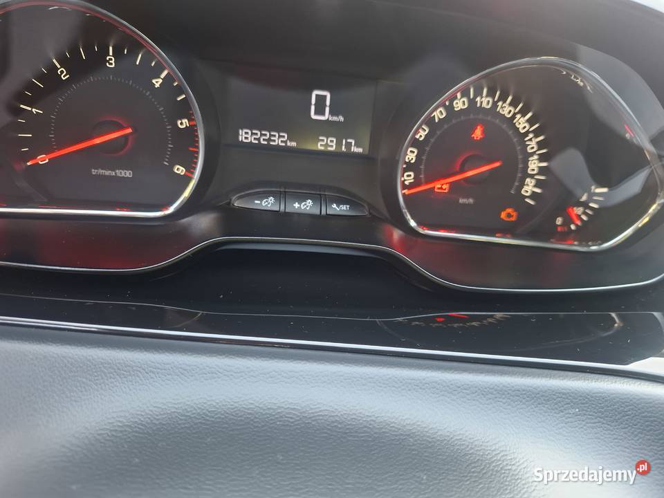 Peugeot 208 208