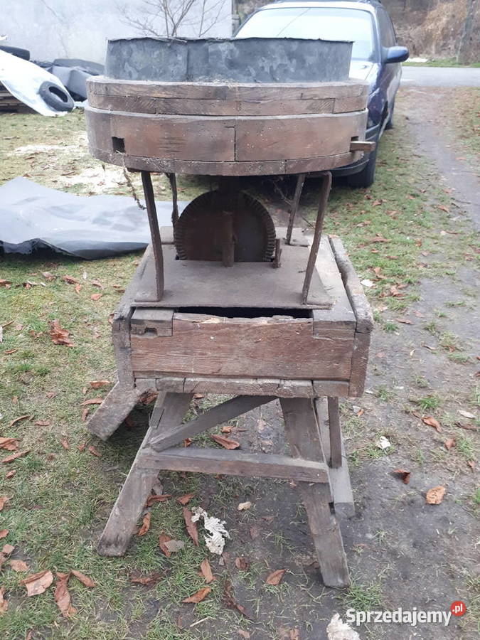 Zarna młynek do zboża zabytek Golczowice sprzedam