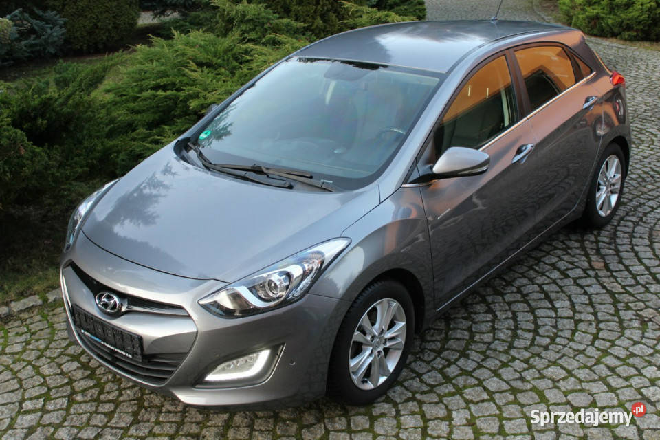 Hyundai i30 Benzyna 97 Niski Przebieg II 2012 światła przeciwmgielne Lubań