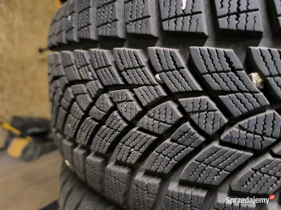Opony zimowe Goodyear Ultragrip 235x50x18 Żegocina