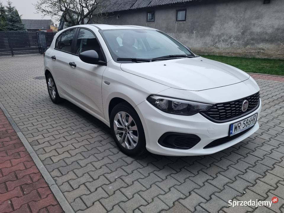 Fiat Tipo 14 16V benzyna 95 2018 biały Wierzbica-Kolonia sprzedam