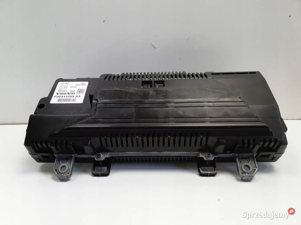 Volvo V60 II S60 III XC60 II 20 D LICZNIK EGRAN osobowe Liczniki i zegary Chełm