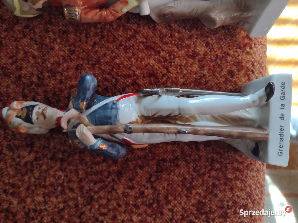 Figurki żołnierzy napoleońskich z porcelany Toruń