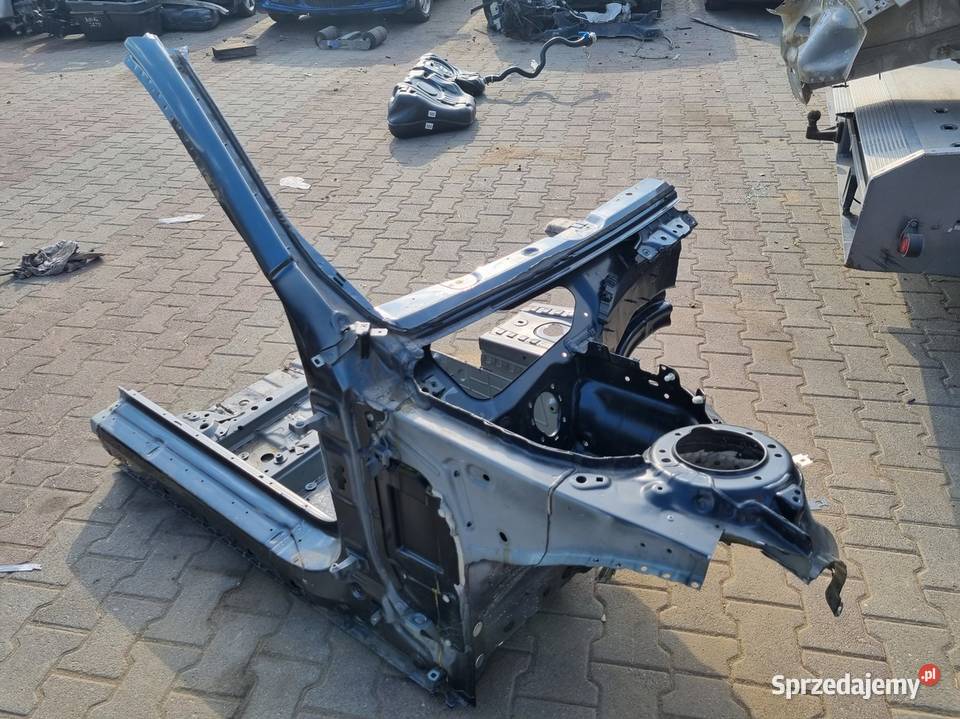 ĆWIARTKA PODŁUŻNICA PRAWY PRZÓD BMW F33 CABRIO osobowe sprzedam