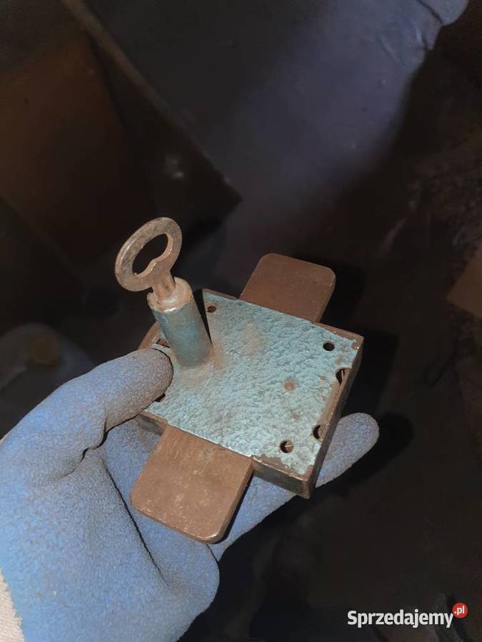 Stary metalowy zamek rygiel drzwiowy vintage PRL sprzedam