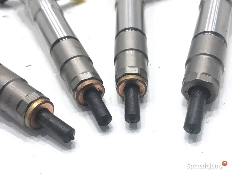 WTRYSKIWACZE KOMPLET RENAULT EXPRESS 0445110800 osobowe