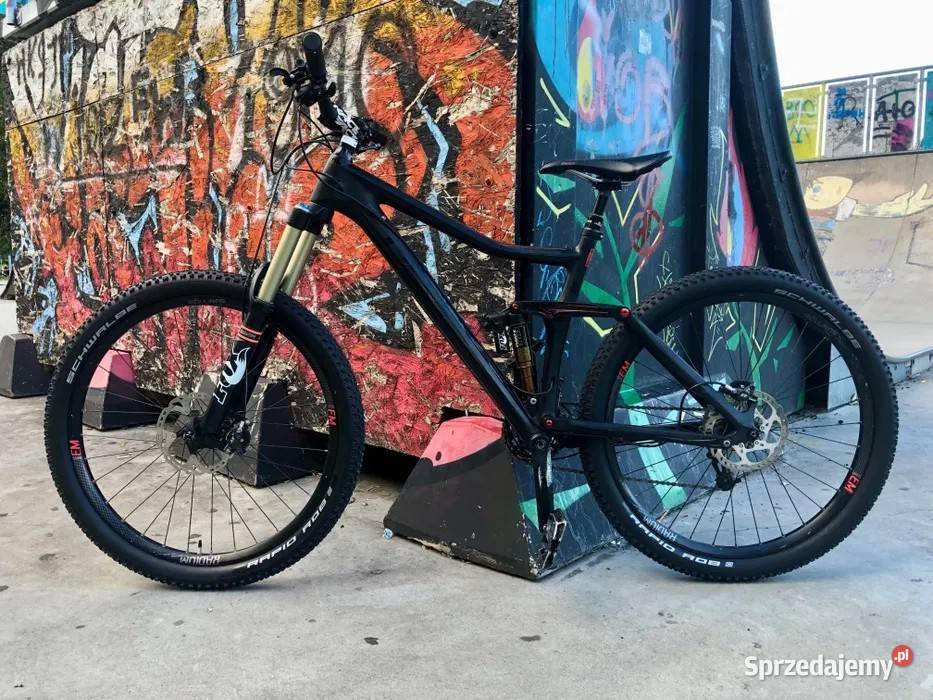 Cube stereo carbon kask ochraniacze zestaw do Dąbrówka Wielka