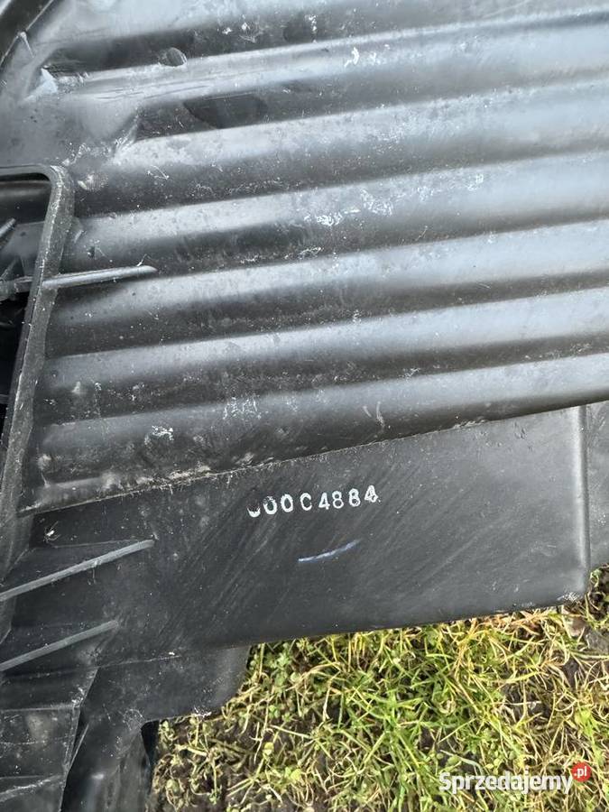 Lampa przednia Nissan Versa