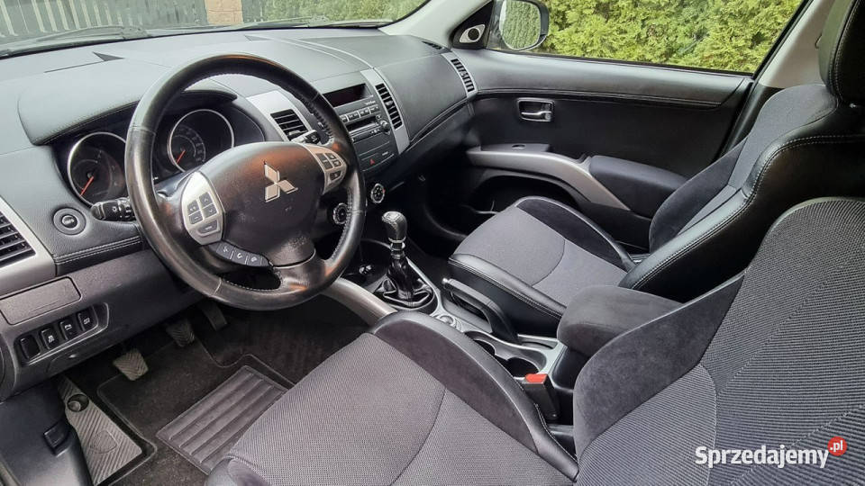 Mitsubishi Outlander 4x4 7 osób 23 177 Opłacony Outlander Płońsk